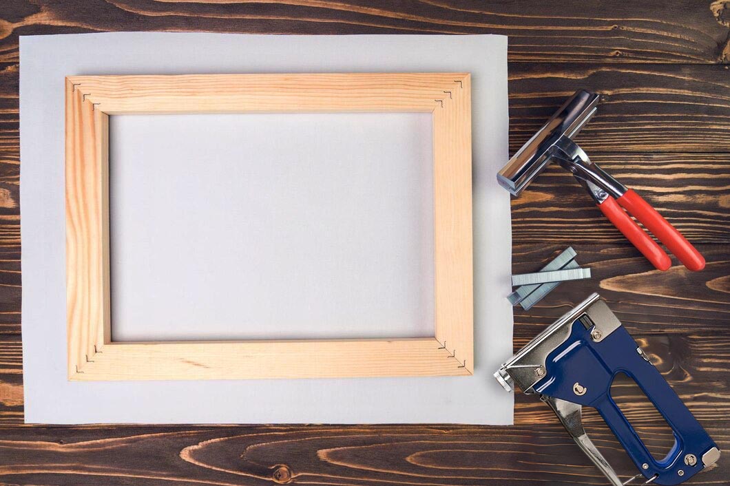 frame centered on the back of the canvas
